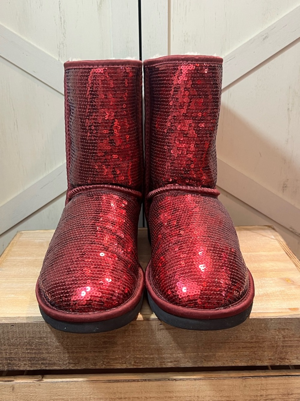 UGG CLASSIC SPARKLE SEQUIN OXB LIMITED HOLIDAY EDITION WOMEN SIZE 8 RARE🔥 - Picture 4 of 9